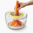Salad spinner with grater