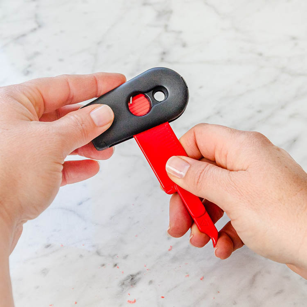 Multi-scraper with sharpener in the group House & Home / Cleaning & Laundry at SmartaSaker.se (14355)