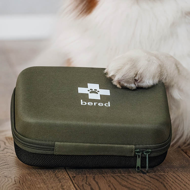 First aid kit for dogs and cats, Bered in the group Leisure / Pets at SmartaSaker.se (14359)
