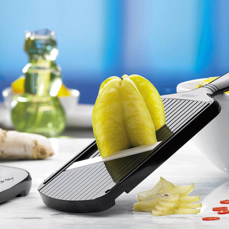 Mandolin with adjustable blade, Kyocera in the group House & Home / Kitchen / Squeeze, chop and peel at SmartaSaker.se (14389)