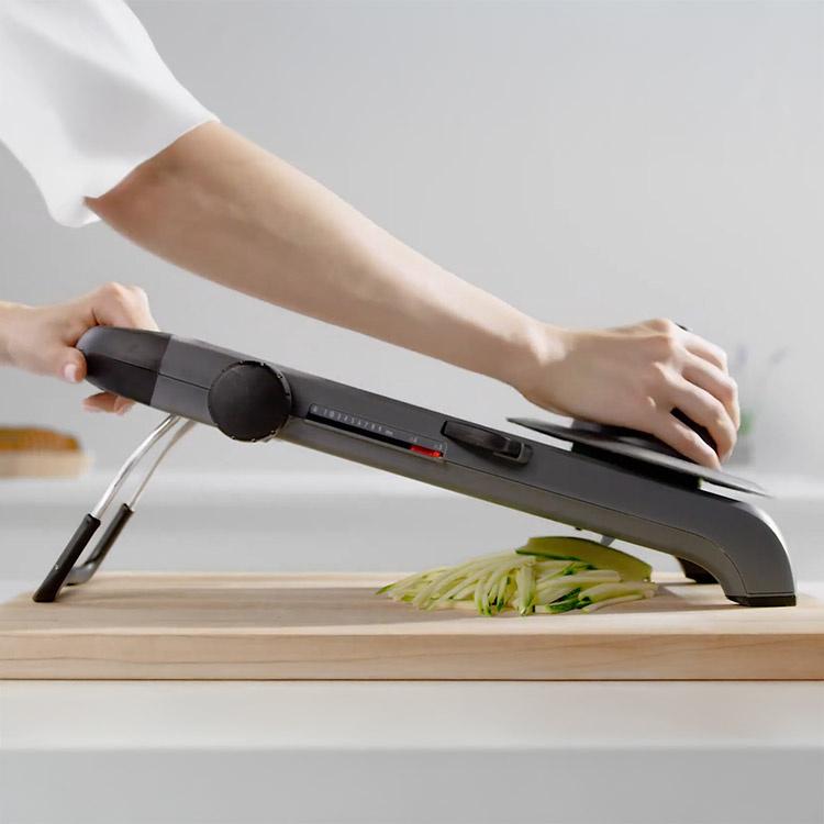 Mandolin OXO - Professional mandolin for the kitchen | SmartaSaker