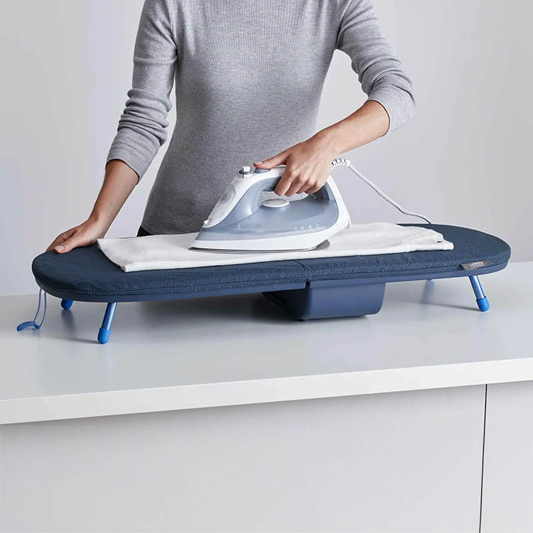 Foldable ironing board with iron storage in the group House & Home / Cleaning & Laundry at SmartaSaker.se (14410)