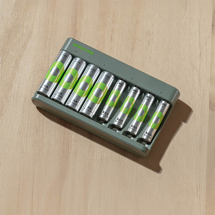 Battery charger with batteries, GP ReCyko in the group House & Home / Electronics / Home Electronics at SmartaSaker.se (14486)