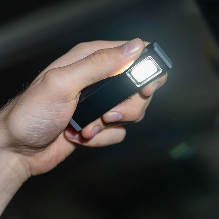 Mini lamp with clip in the group Leisure / Outdoor life / Outdoor Equipment at SmartaSaker.se (14489)