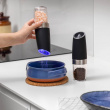 Set with electric salt & pepper mill