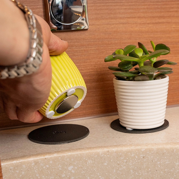 Magnetic bracket for things Silwy, 4-pack in the group Vehicles / Caravan & camper van at SmartaSaker.se (14528)