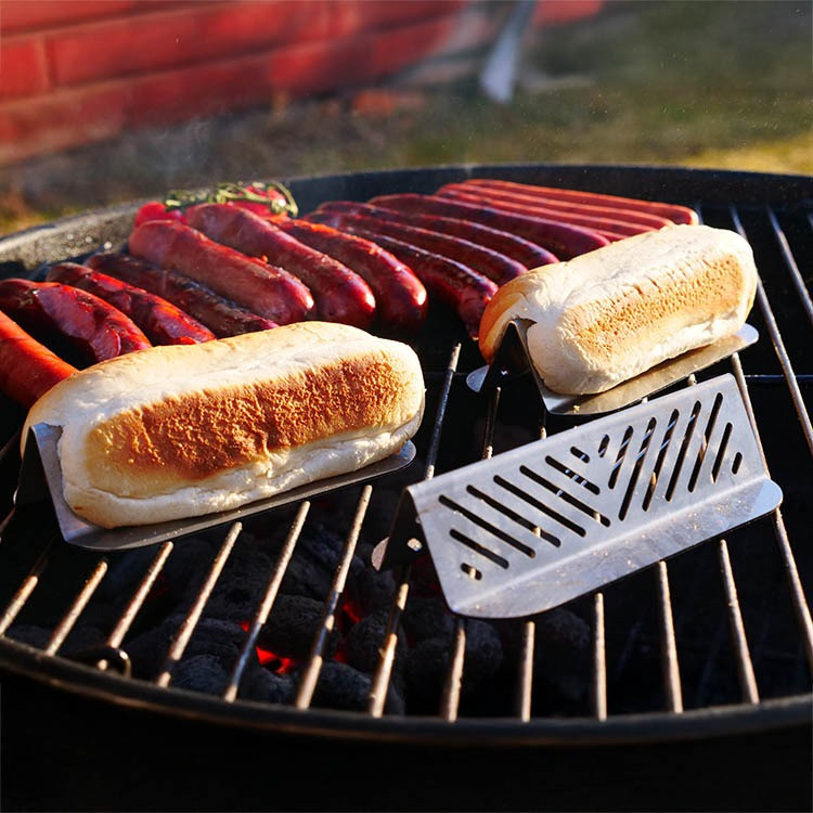 Hot dog bun toaster for the grill in the group House & Home / Grill Stuff at SmartaSaker.se (14609)