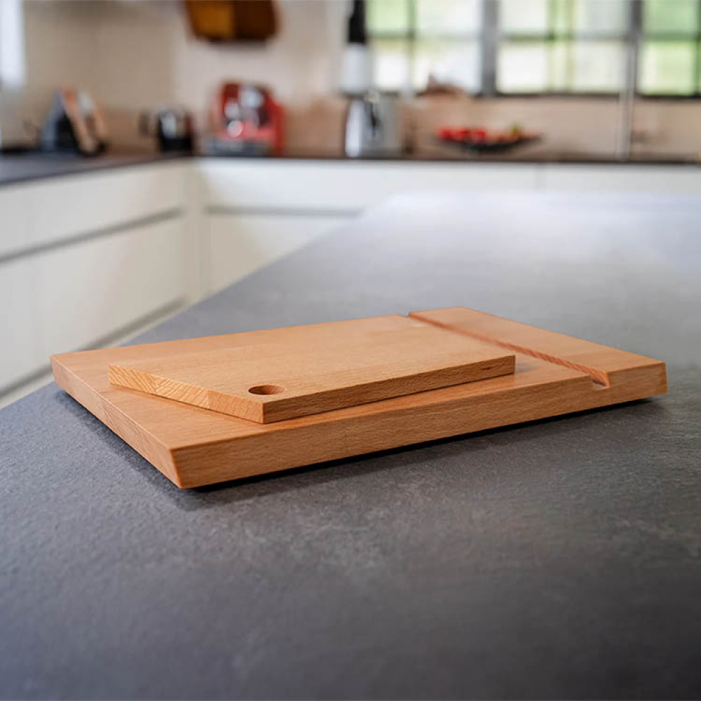 Cutting board with support, Mühlenbrett in the group House & Home / Kitchen / Kitchen utensils at SmartaSaker.se (14637)
