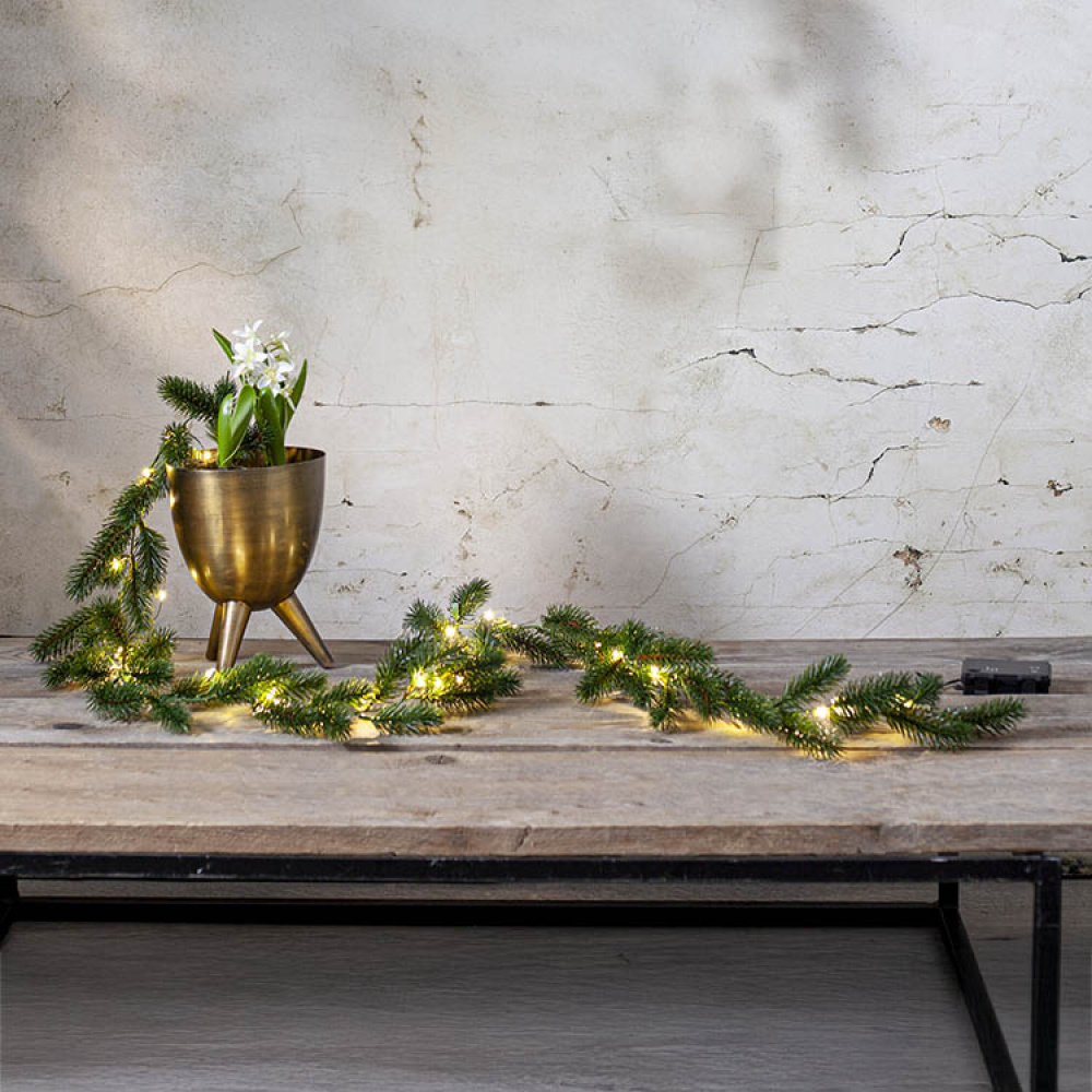 Battery-powered pine LED garland in the group Holidays / Advent & Christmas / Christmas lighting at SmartaSaker.se (14660)