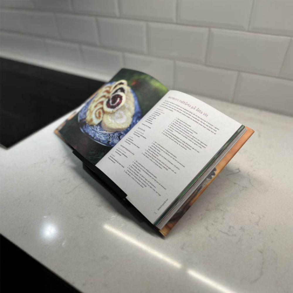 Mobile phone holder for kitchen cabinets in the group House & Home / Electronics / Mobile Accessories at SmartaSaker.se (14697)