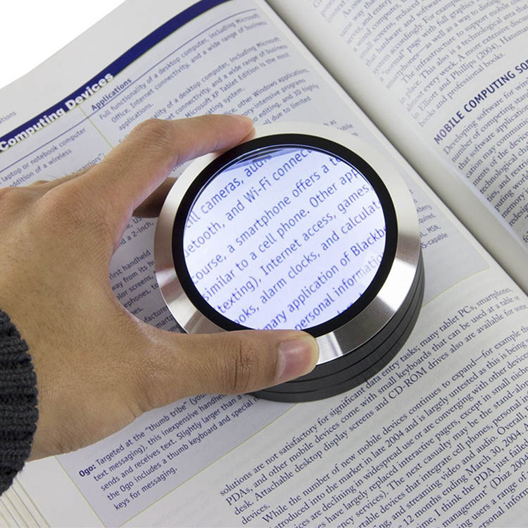Magnifying glass with light in the group Safety / Security / Smart help at SmartaSaker.se (14740)