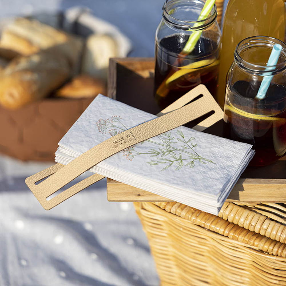 Leather napkin holder in the group House & Home / Kitchen / Table setting at SmartaSaker.se (14777)