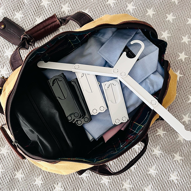 Foldable travel hanger in the group Leisure / Travelling at SmartaSaker.se (14805)