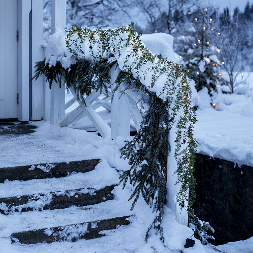 Garland with hanging evergreen branches in the group Lighting / Outdoor lighting at SmartaSaker.se (14881)