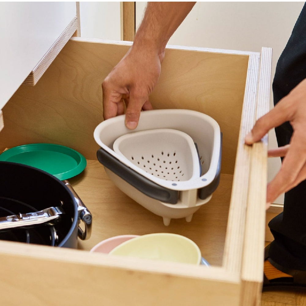 Colander with folding handles in the group House & Home / Kitchen / Kitchen utensils at SmartaSaker.se (14966)