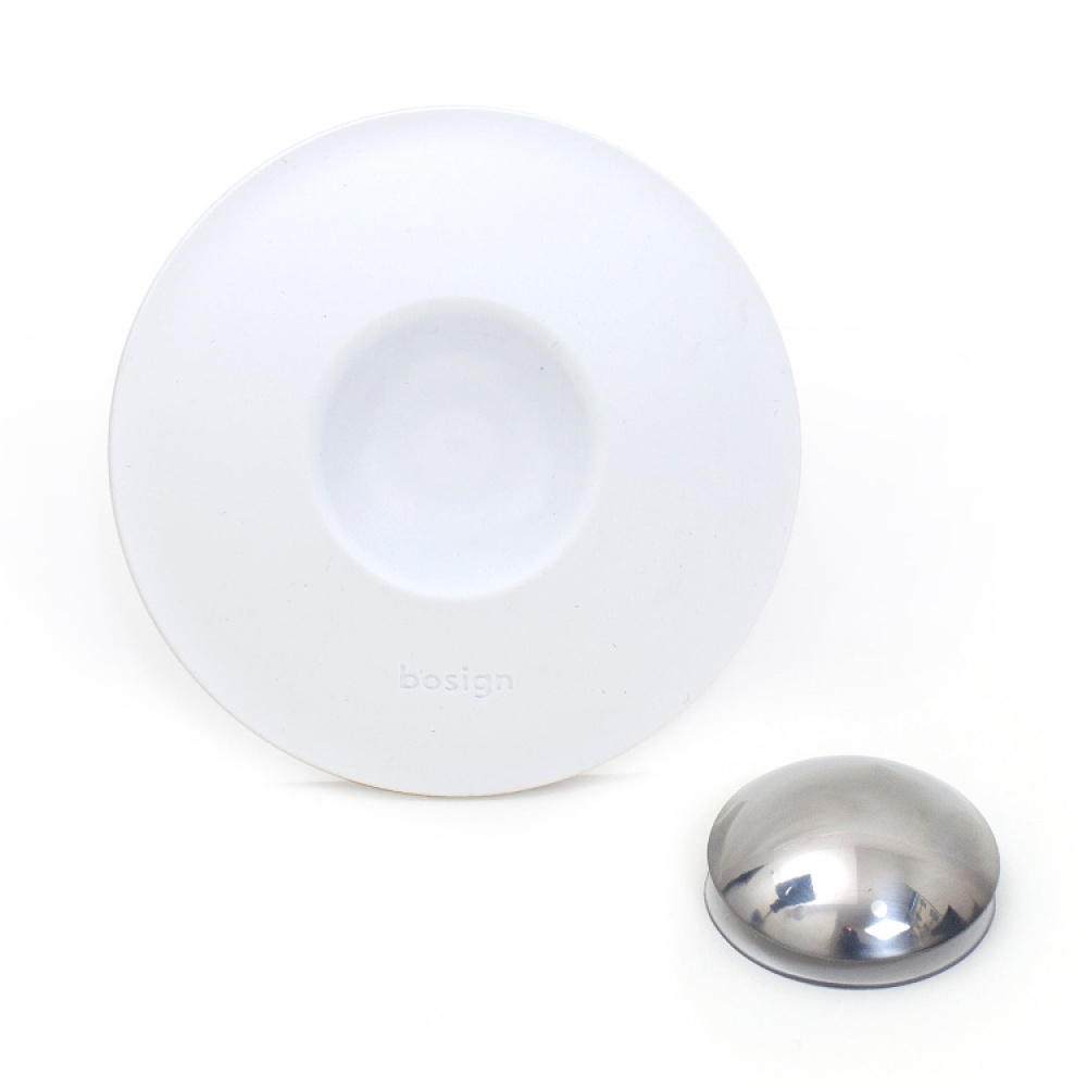Magnifying travel mirror in the group House & Home / Bathroom at SmartaSaker.se (14982)
