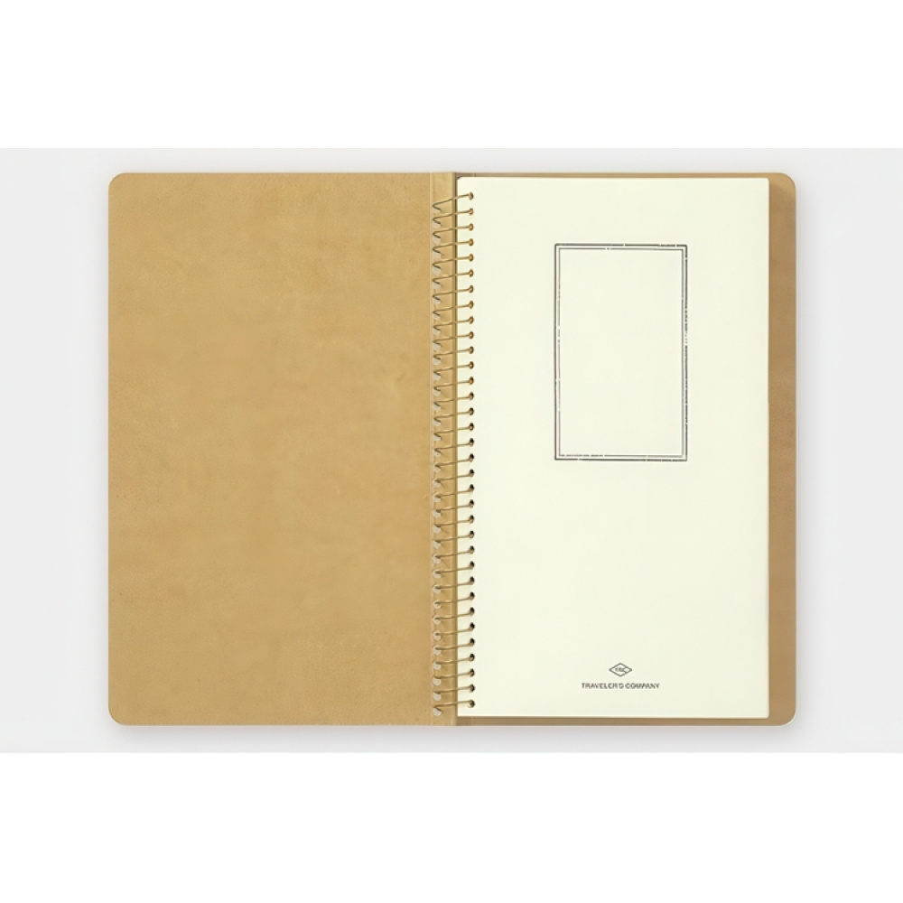 Note book with pockets, SPIRAL PAPER POCKET A5 SLIM, Traveler\'s Comapany, Natur in the group Storage / Office supplies at SmartaSaker.se (40006)