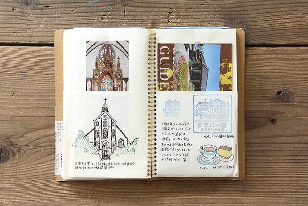 Note book with pockets, SPIRAL PAPER POCKET A5 SLIM, Traveler\'s Comapany, Natur in the group Storage / Office supplies at SmartaSaker.se (40006)
