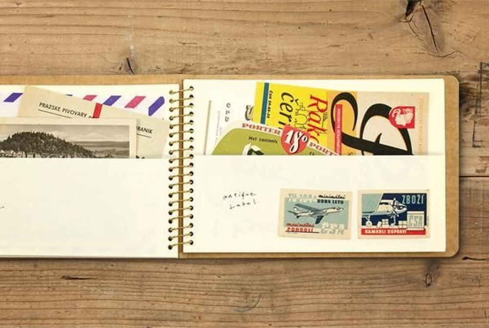 Note book with pockets, SPIRAL PAPER POCKET B6, Traveler\'s Comapany, Natur in the group Storage / Office supplies at SmartaSaker.se (40008)