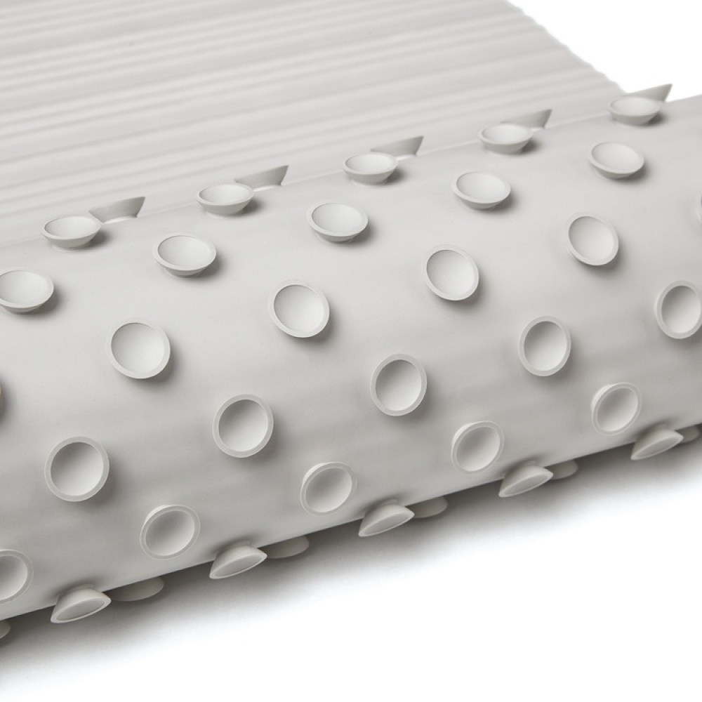 Bath Tub Mat in Natural Rubber, STRIPED BATH MAT, 86 x 33 cm, Light Grey in the group Storage / Bathroom storage at SmartaSaker.se (40077)