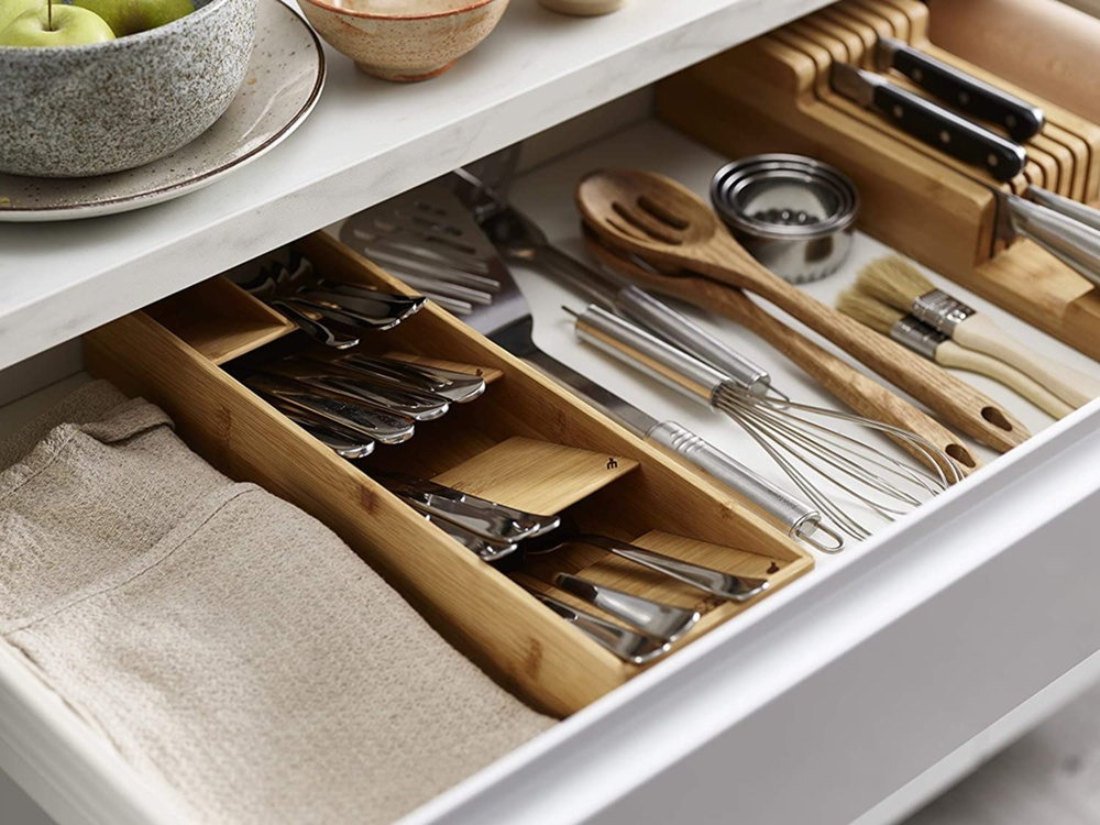 Cutlery Tray, DRAWERSTORE COMPACT BAMBOO, Joseph Joseph, 39,8 x 12,2 x H 6 cm, Natur in the group Storage / Kitchen storage / Kitchen cabinet organizers / Cutlery drawers at SmartaSaker.se (40104)