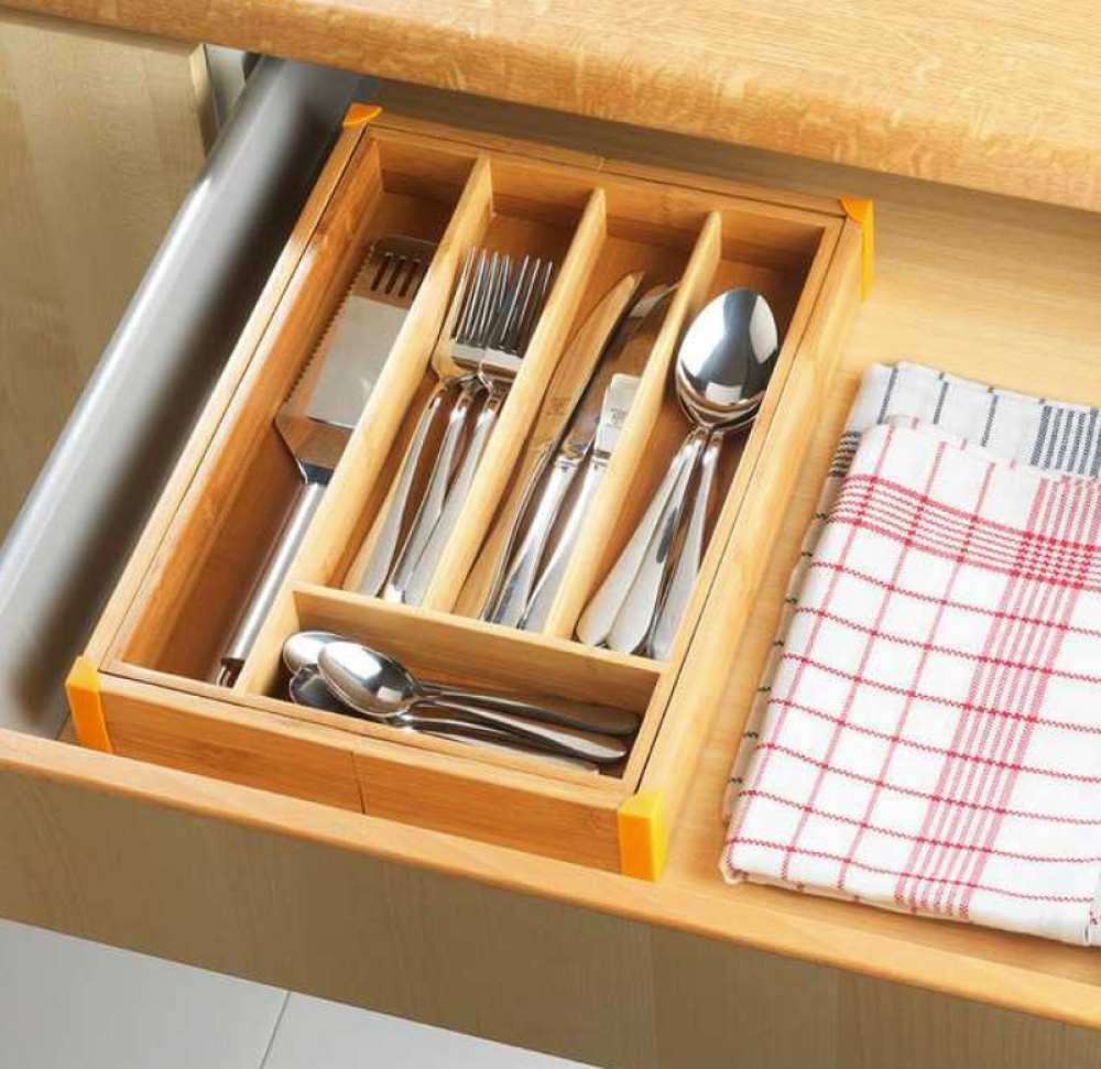 Cutlery Tray, Expandable, BAMBOO, 35,7 x 25,7 ~38,5 x H 5,1 cm, Nature in the group Storage / Kitchen storage at SmartaSaker.se (40105)