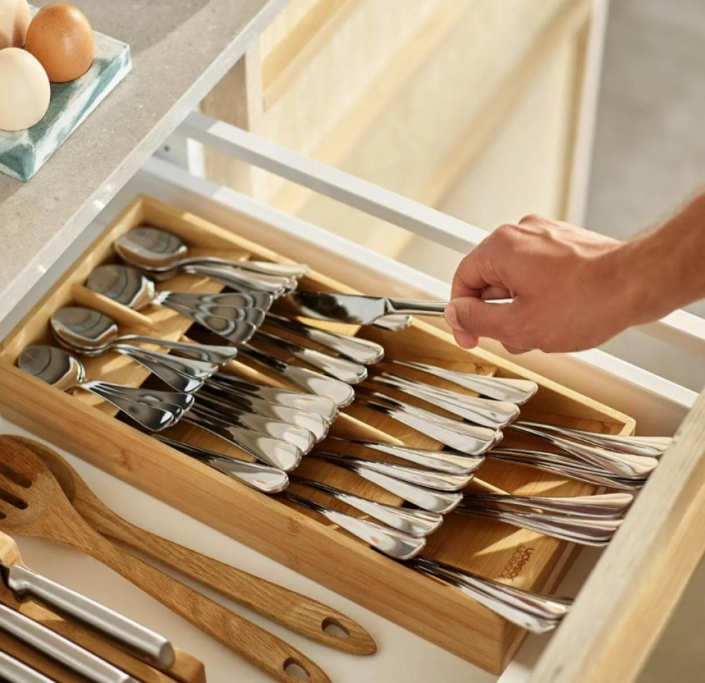 Cutlery Tray, LARGE DRAWERSTORE BAMBOO Joseph Joseph, 38,4 x 17,5 x H 6 cm, Natur in the group Storage / Kitchen storage / Kitchen cabinet organizers / Cutlery drawers at SmartaSaker.se (40122)