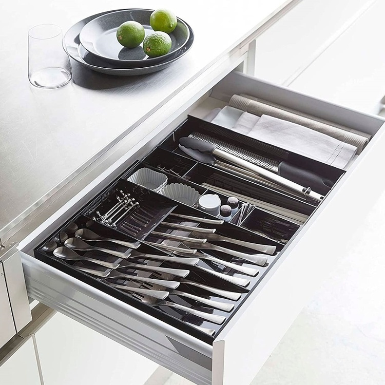 Cutlery ant Utensil Tray, Expanding, TOWER DIAGONALY STACKING, Yamazaki in the group Storage / Kitchen storage / Kitchen cabinet organizers / Cutlery drawers at SmartaSaker.se (40125)