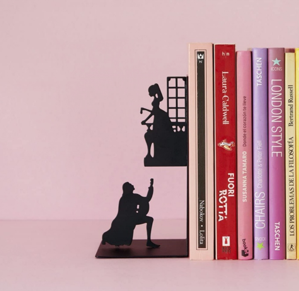 Bookend in metal, ROMEO & JULIET, 10 x 8,5 x H 17 cm, Black in the group Storage / Children’s room storage at SmartaSaker.se (40177)