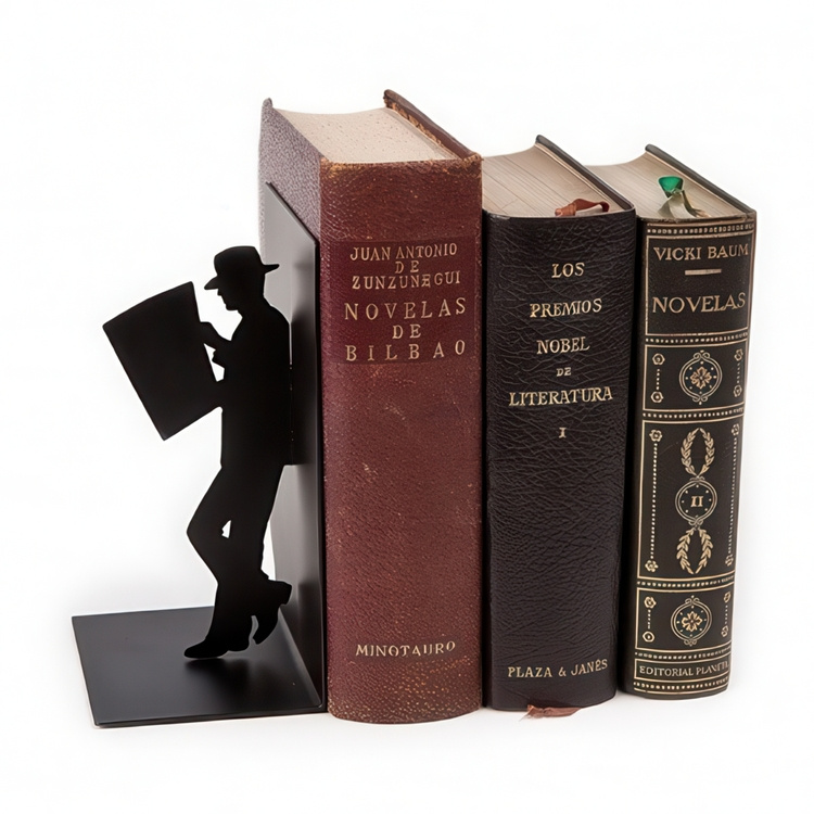 Bookend in metal, THE READER, 10 x 8 x H 17 cm, Black in the group Storage / Office supplies at SmartaSaker.se (40181)