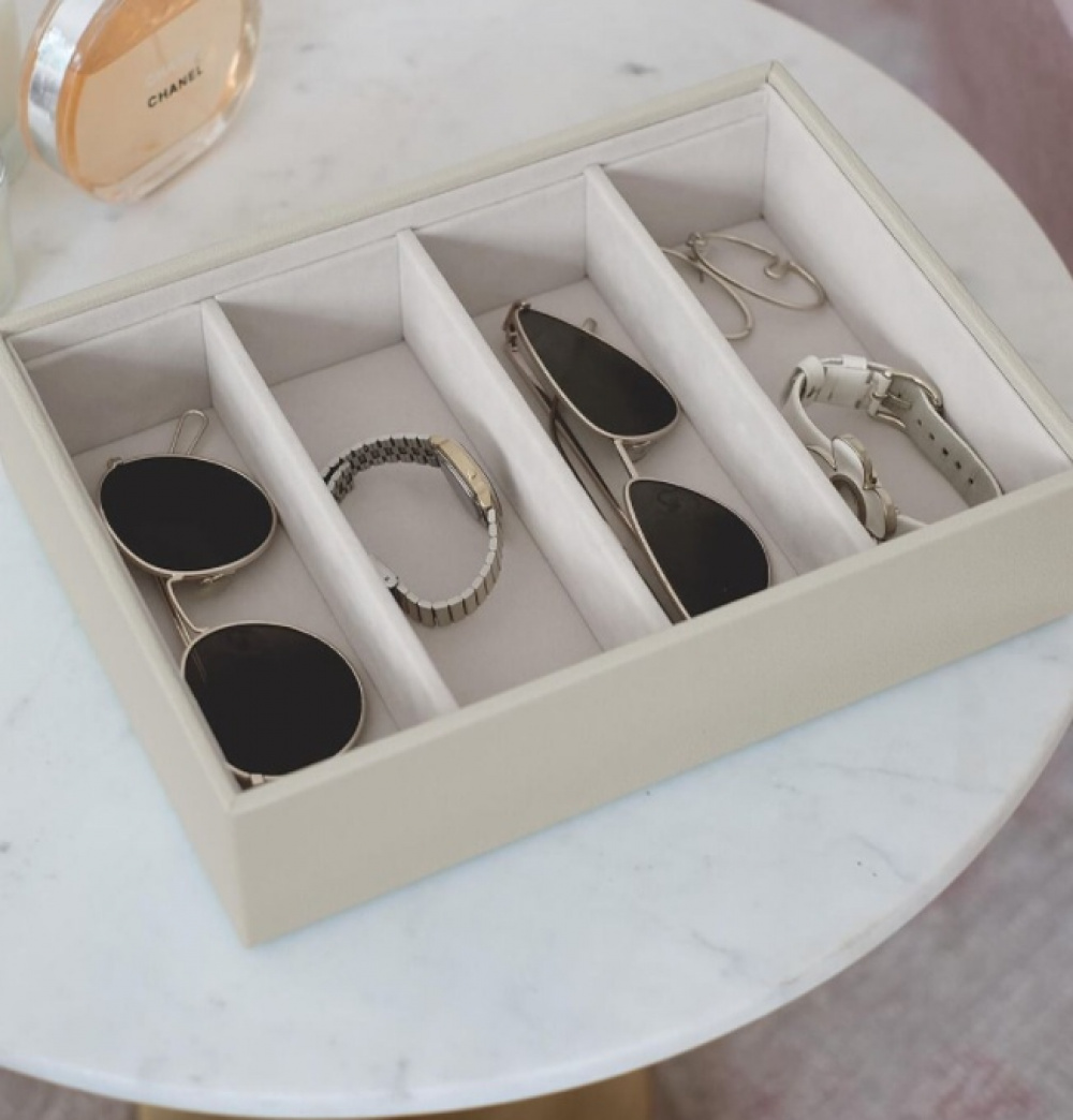 Tray for Glasses, CLASSIC STACKERS, 25 x 18 x H 6 cm, Oatmeal in the group Storage / Bedroom storage / Jewelry storage at SmartaSaker.se (40239)