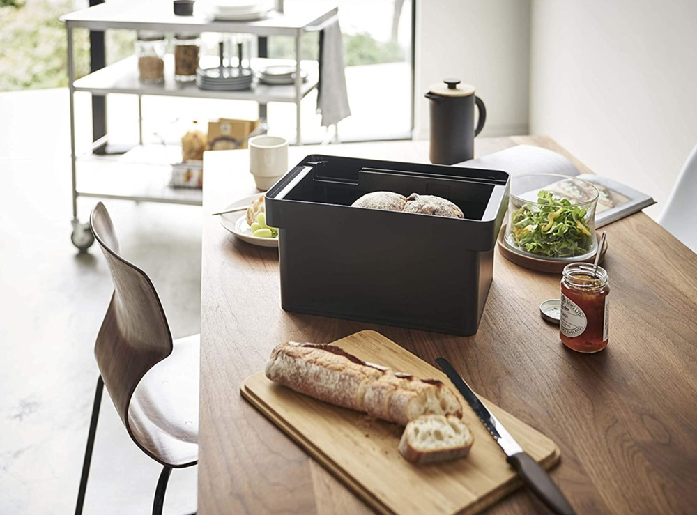 Bread box with cutting board bambo, TOWER BREAD CASE,, Yamazaki, Black in the group Storage / Kitchen storage at SmartaSaker.se (40253)