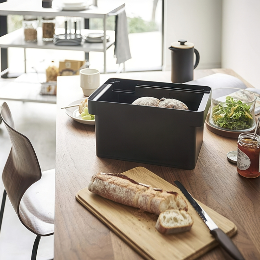 Bread box with cutting board bambo, TOWER BREAD CASE,, Yamazaki, Black in the group Storage / Kitchen storage at SmartaSaker.se (40253)