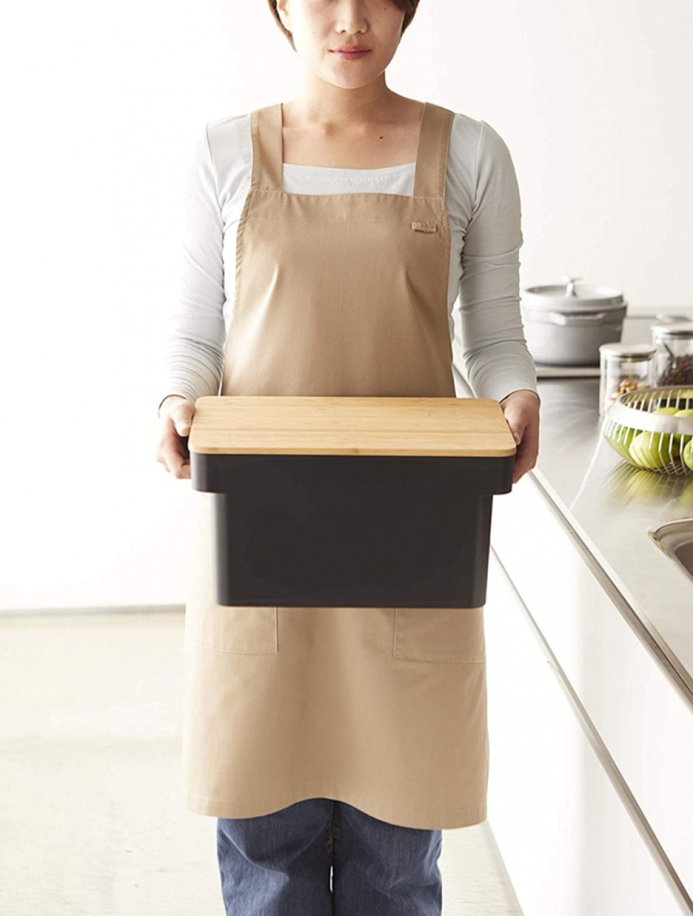 Bread box with cutting board bambo, TOWER BREAD CASE,, Yamazaki, Black in the group Storage / Kitchen storage at SmartaSaker.se (40253)