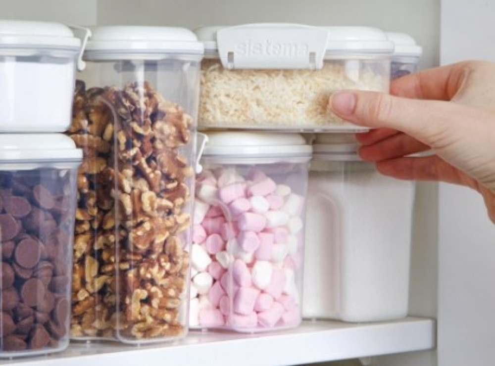 Jar, for grains, nuts, etc. Small, 285 ml, SISTEMA BAKE IT STACK & POUR, Clear / White in the group Storage / Kitchen storage / Storage bins and jars / Sistema at SmartaSaker.se (40283)