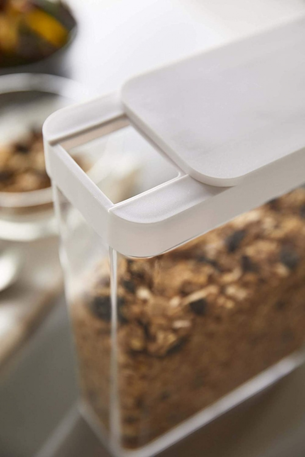 Container for Dry Food, Airtight, 2,3L, TOWER, 19 x 8,5 x H 24,5 cm, Yamazaki, Clear / White in the group Storage / Kitchen storage / Storage bins and jars at SmartaSaker.se (40298)