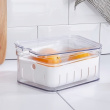 Bin with lid and colander, CRISP BERRY BIN, 16,5 x 21,6 x H 9,5 cm, Transparent / White Bin with lid and colander, CRISP BERRY BIN, 16,5 x 21,6 x H 9,5 cm, Transparent / White