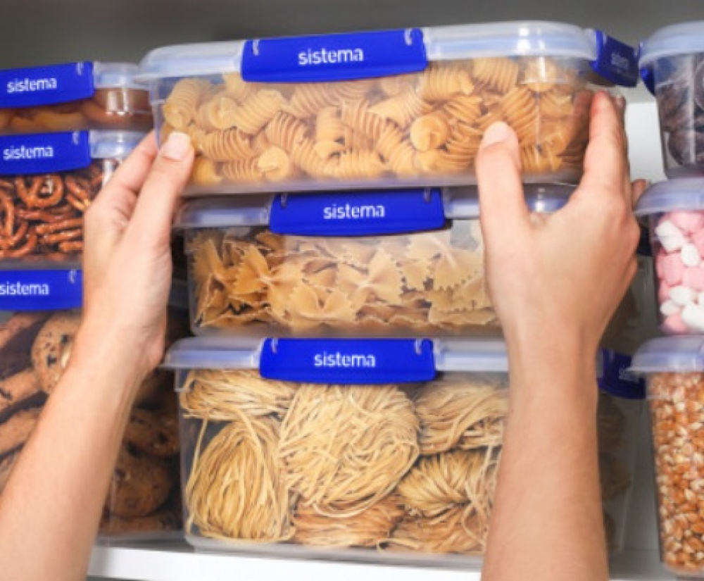 Food box, 2,2 L, KLIP IT PLUS RECTANGLE, 25,5 x 17,5 x H 8 cm, Clear / Blue in the group Storage / Kitchen storage / Storage bins and jars at SmartaSaker.se (40321)