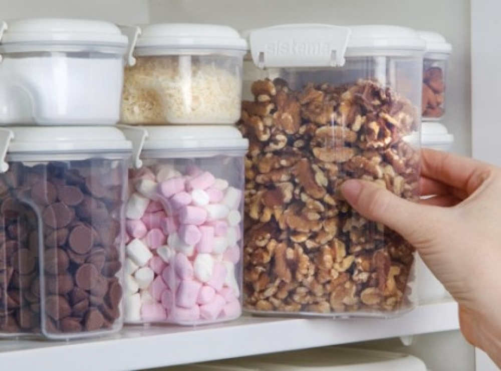 Containers for sprinkles, sugar, etc, 3 Pack, SISTEMA BAKE IT STACK & POUR, Clear / White in the group Storage / Kitchen storage / Storage bins and jars / Sistema at SmartaSaker.se (40338)
