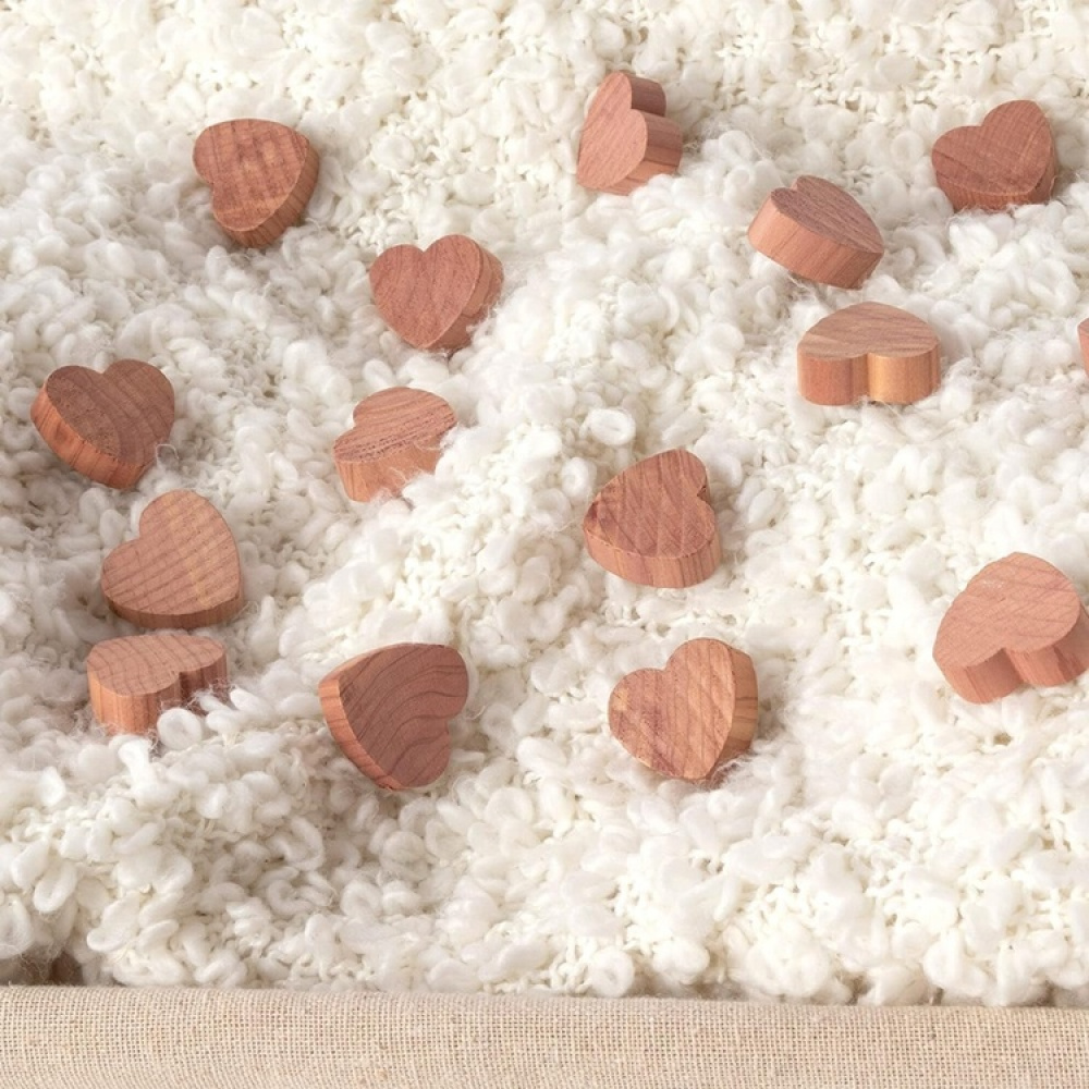 Cedar Hearts, Set of 15, PETIT COEUR, Nature in the group Storage / Wardrobe storage at SmartaSaker.se (40360)