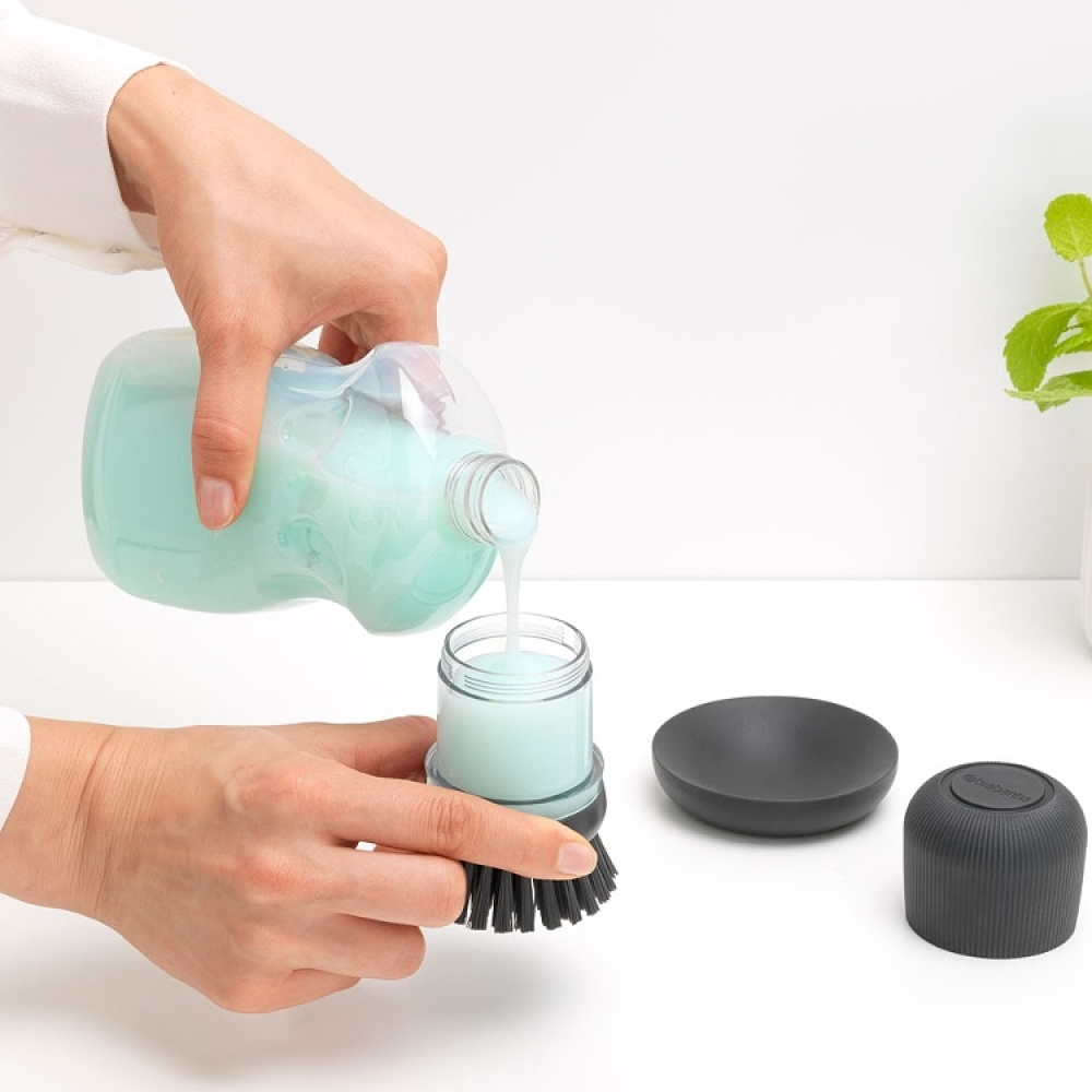 Dish brush with detergent dispenser, Brabantia in the group Storage / Cleaning and waste sorting / Cloths and brushes at SmartaSaker.se (40385)