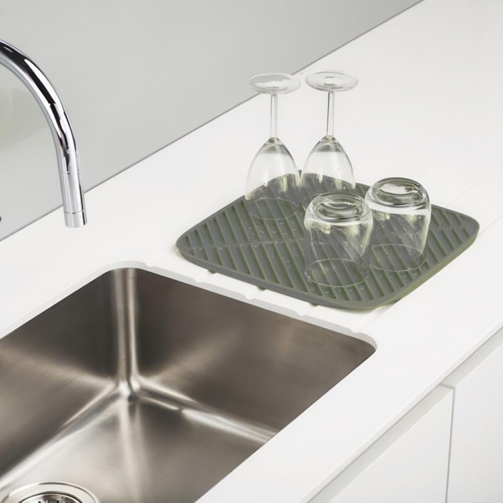 Draining Mat, Folding, FLUME SMALL, 31,5 x 31,5 cm, Joseph Joseph, Dark Grey in the group Storage / Kitchen storage / Dish racks and sink accessories at SmartaSaker.se (40421)