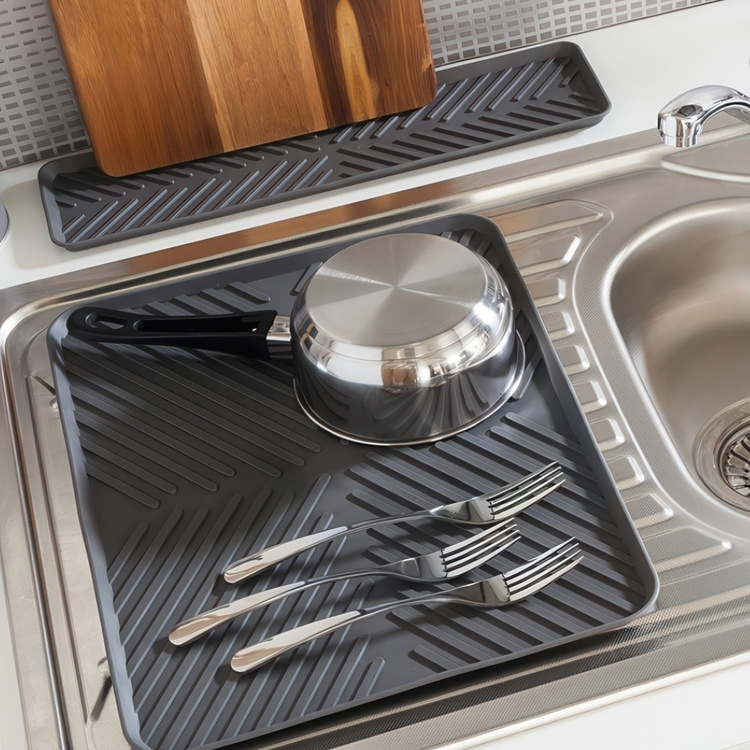 Draining mat, 5FIVE, 40.5 x 30,5 cm, Grey in the group Storage / Kitchen storage / Dish racks and sink accessories at SmartaSaker.se (40422)