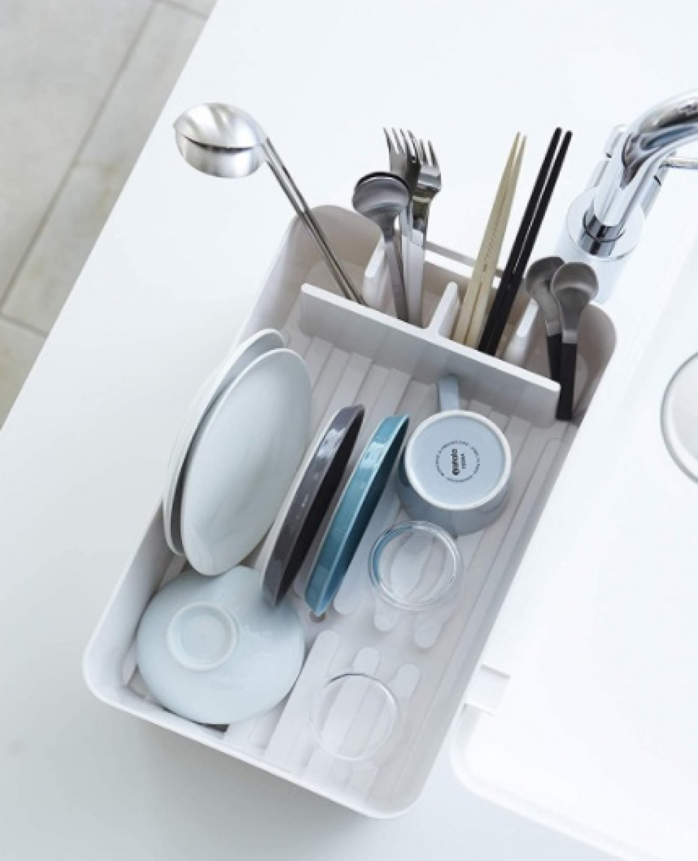 Dish Rack, TOWER COMPACT, 38 x 24 x H 13 cm, Yamazaki, White in the group Storage / Kitchen storage / Dish racks and sink accessories at SmartaSaker.se (40435)