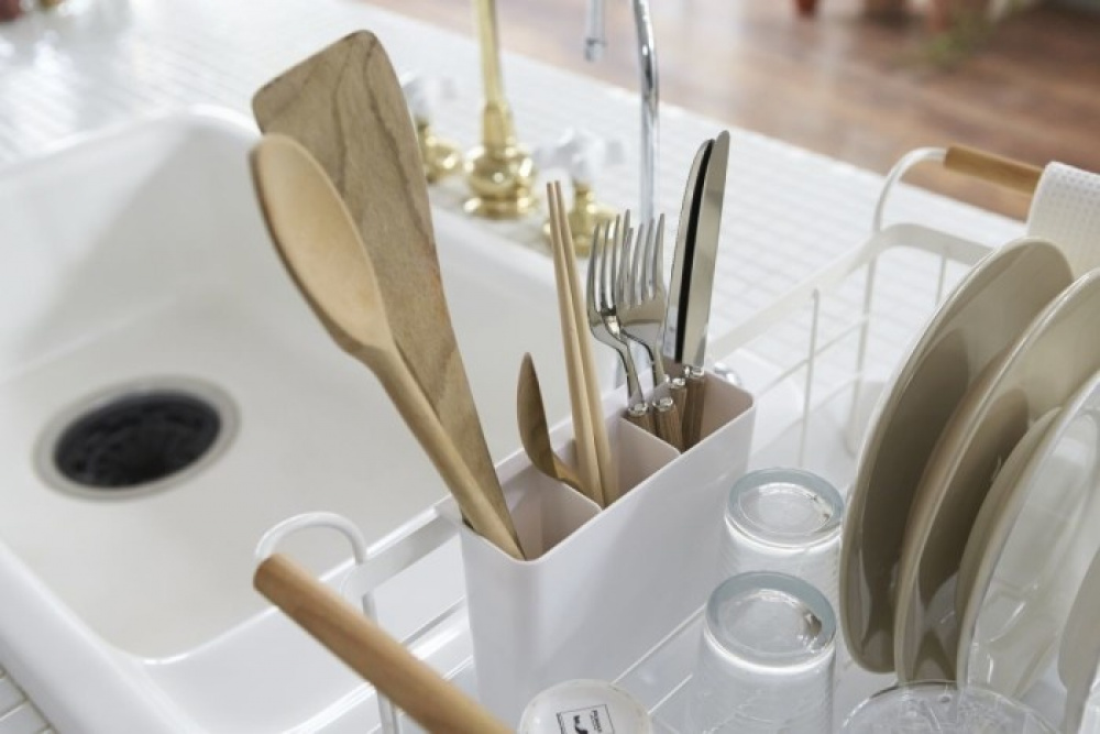Dish Rack with tray, TOSCA DISH DRAINER, 47 x 33,5 x H 20cm, Yamazaki, White in the group Storage / Kitchen storage / Dish racks and sink accessories at SmartaSaker.se (40444)