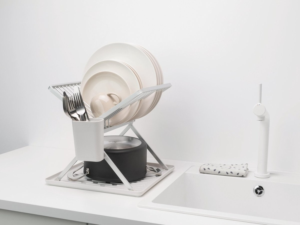 Dish Rack, BRABANTIA COMPACT FOLDABLE DISH RACK, 33 x 37 x H 31,5 cm, Light Grey in the group Storage / Kitchen storage / Dish racks and sink accessories at SmartaSaker.se (40456)