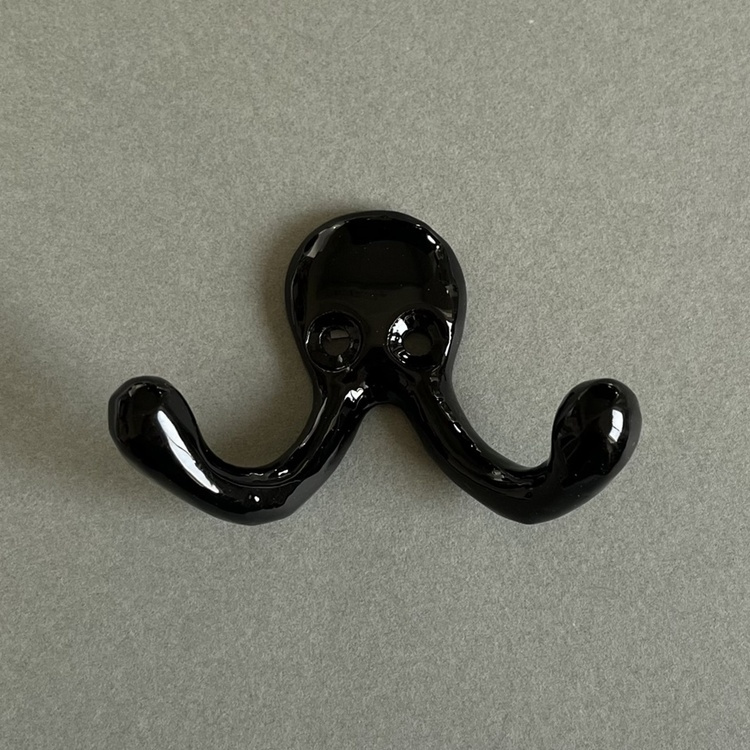 Double hook in metal, EXMEZ, 6,5 cm, Black in the group Storage / Hallway storage / Hooks and hangers at SmartaSaker.se (40492)