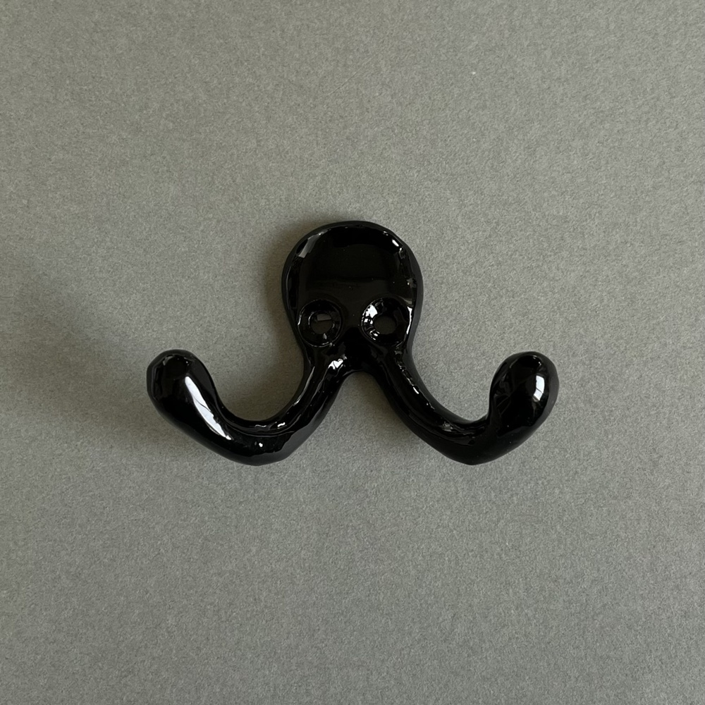Double hook in metal, EXMEZ, 6,5 cm, Black in the group Storage / Hallway storage / Hooks and hangers at SmartaSaker.se (40492)