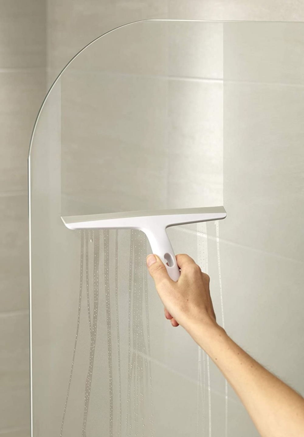 Shower Squeegee with suction-cup & hook, EASY-STORE SLIMLINE, Joseph Joseph, White in the group Storage / Bathroom storage at SmartaSaker.se (40532)