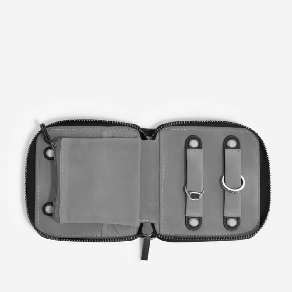 Purse, STACKERS MAN COMPACT JEWELLRY ROLL, 11 x 11 x 2,5 cm in the group Storage / Travel storage / Travel jewelry storage at SmartaSaker.se (40612)